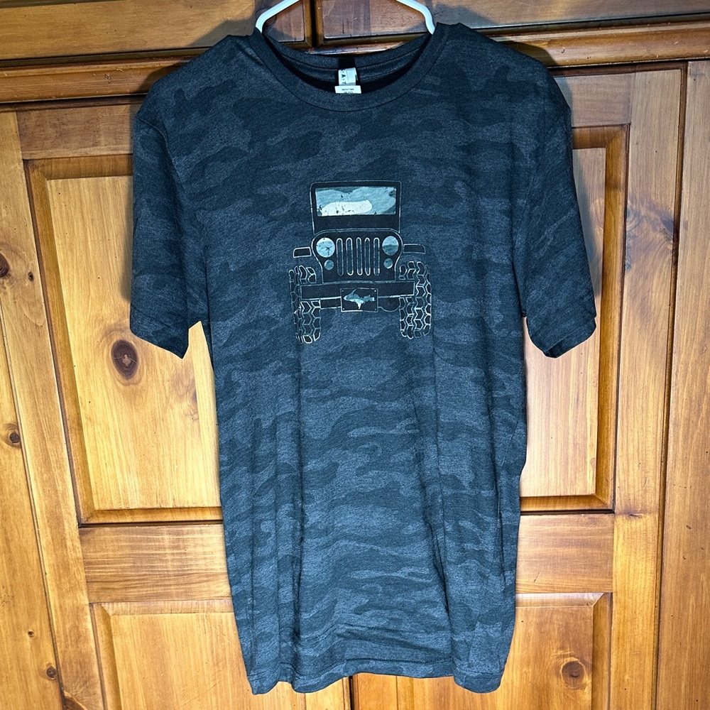 NWT Live and Tell Men's Black Gray Camo Jeep Graphic T-Shirt